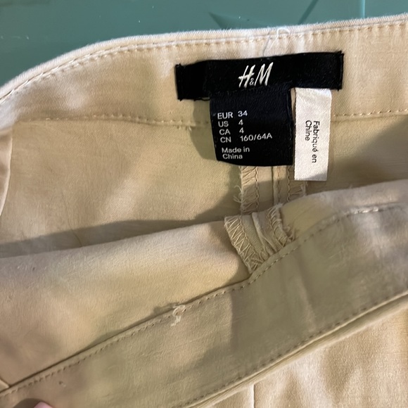 H&M shorts - Picture 2 of 3